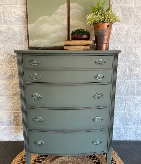 Furniture Painting 101: Unlock Your Inner Artist with Dixie Belle Chalk Paint